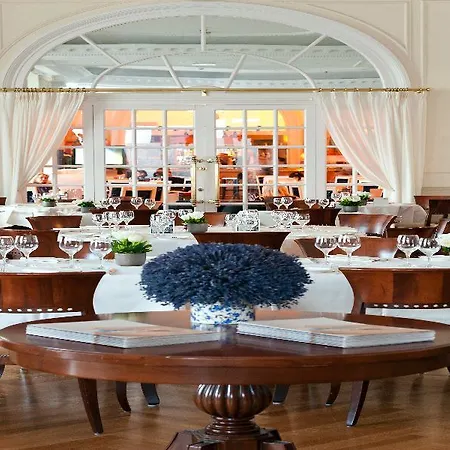 Carlton Cannes, A Regent Готель