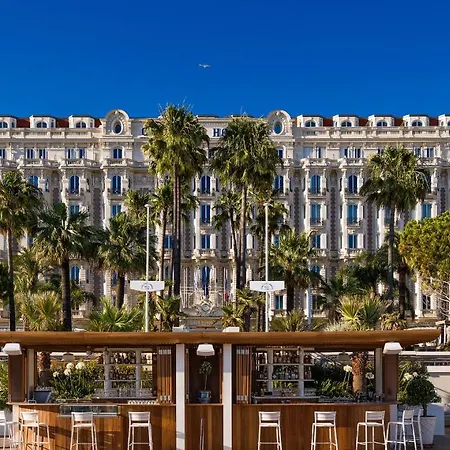 Carlton Cannes, A Regent מלון