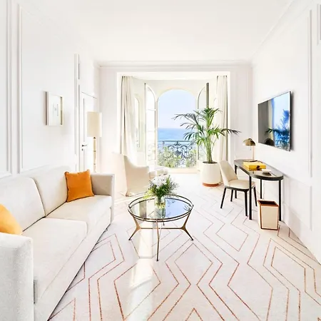 Carlton Cannes, A Regent מלון