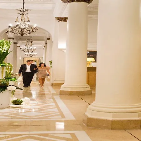Carlton Cannes, A Regent מלון קאן