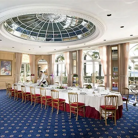 Carlton Cannes, A Regent מלון 5*